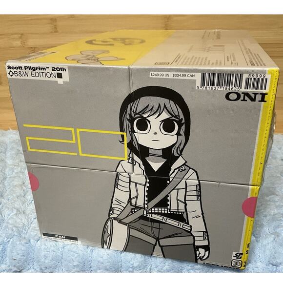 Scott Pilgrim 20th anniversary Box Set B&W SEALED - MINT CONDITION!!! - Picture 4 of 4